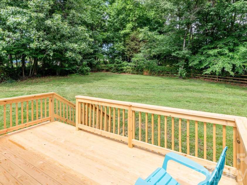 127 Whitewater Lane, Mooresville, NC 28115.  MLS# CAR4390807, YatesRealty ID 29454. 
