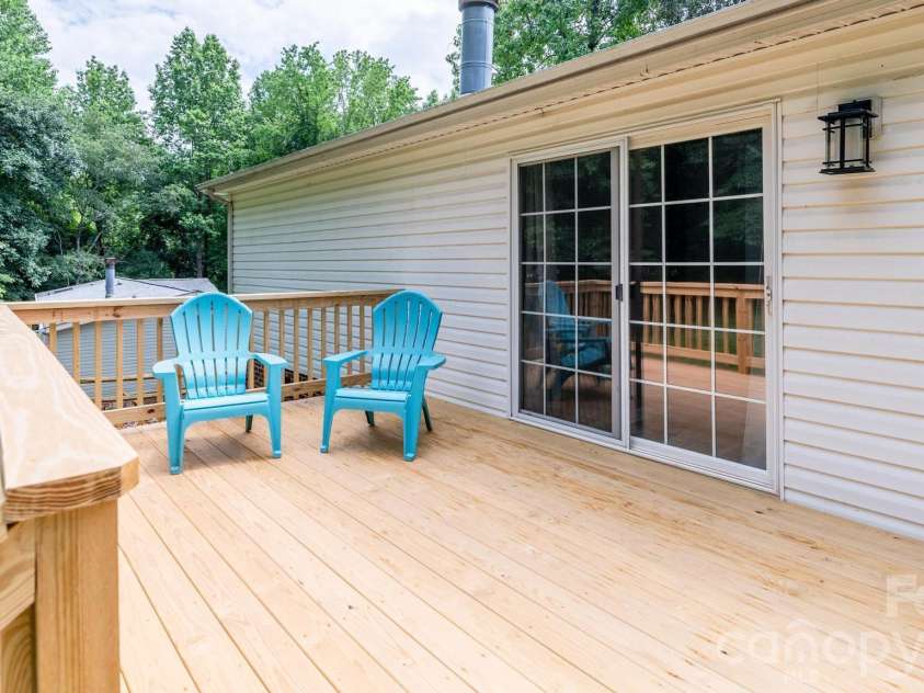 127 Whitewater Lane, Mooresville, NC 28115.  MLS# CAR4390807, YatesRealty ID 29454. 