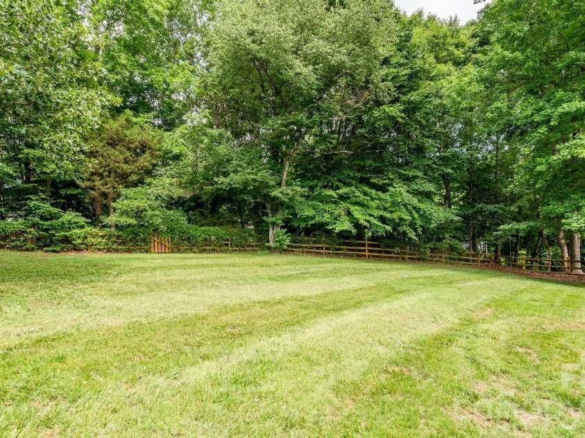 127 Whitewater Lane, Mooresville, NC 28115.  MLS# CAR4390807, YatesRealty ID 29454. 