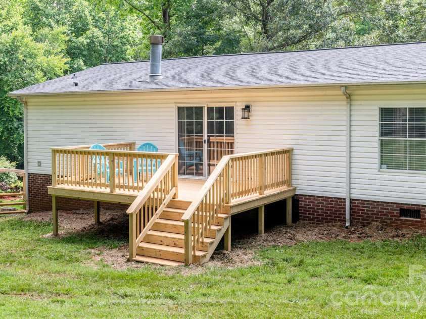 127 Whitewater Lane, Mooresville, NC 28115.  MLS# CAR4390807, YatesRealty ID 29454. 