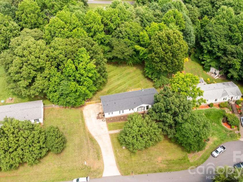 127 Whitewater Lane, Mooresville, NC 28115.  MLS# CAR4390807, YatesRealty ID 29454. 