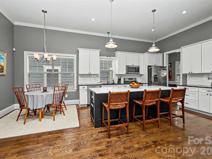 3205 Mcdowell Street, Charlotte, NC 28205.  MLS# CAR4391706, YatesRealty ID 29457. 