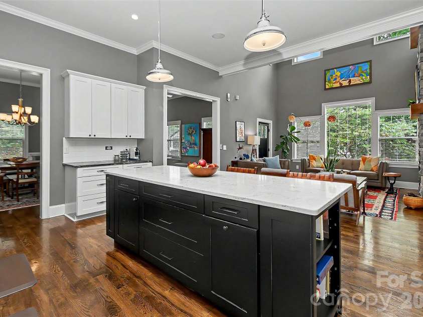 3205 Mcdowell Street, Charlotte, NC 28205.  MLS# CAR4391706, YatesRealty ID 29457. 