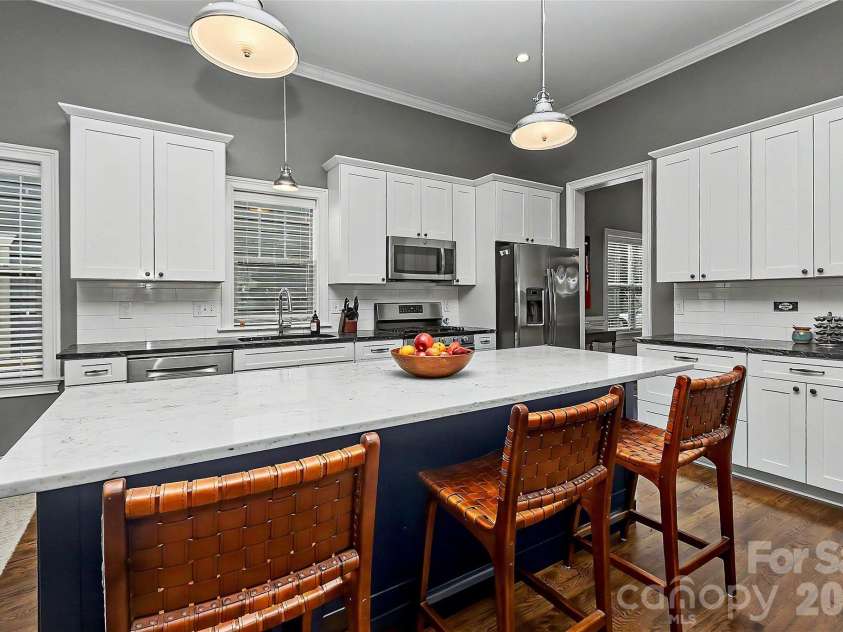 3205 Mcdowell Street, Charlotte, NC 28205.  MLS# CAR4391706, YatesRealty ID 29457. 