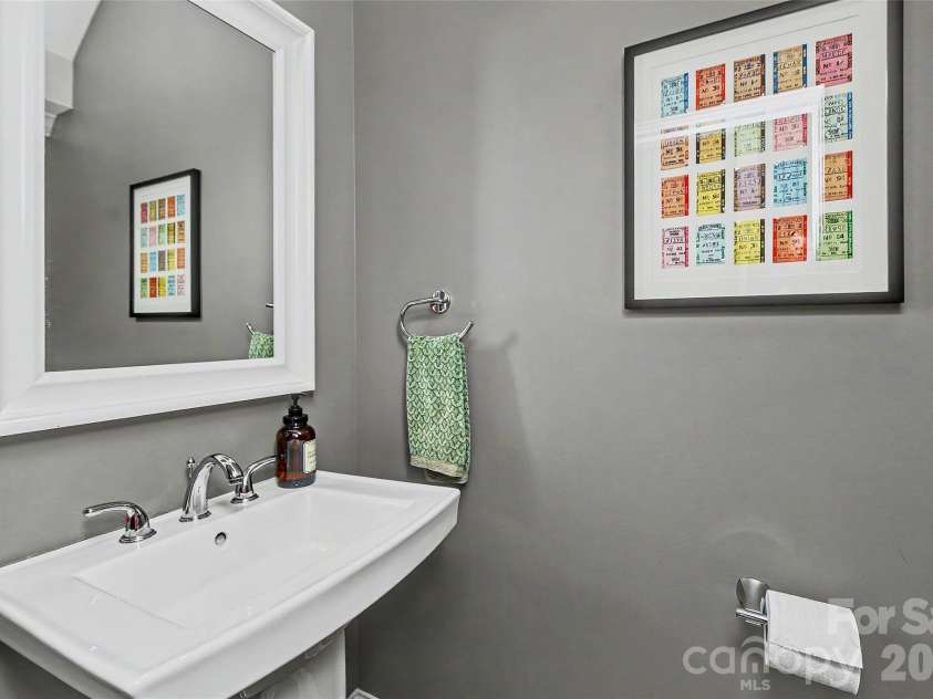 3205 Mcdowell Street, Charlotte, NC 28205.  MLS# CAR4391706, YatesRealty ID 29457. 