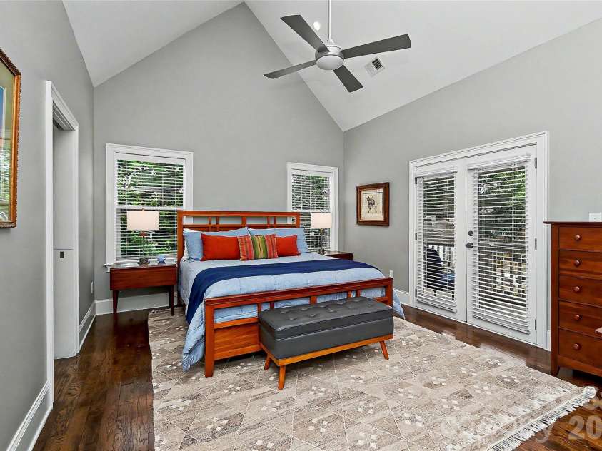 3205 Mcdowell Street, Charlotte, NC 28205.  MLS# CAR4391706, YatesRealty ID 29457. 