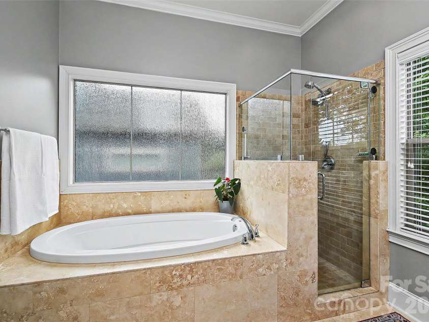 3205 Mcdowell Street, Charlotte, NC 28205.  MLS# CAR4391706, YatesRealty ID 29457. 