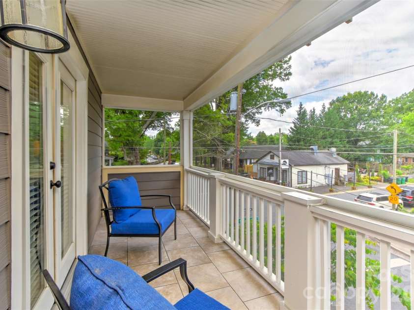 3205 Mcdowell Street, Charlotte, NC 28205.  MLS# CAR4391706, YatesRealty ID 29457. 