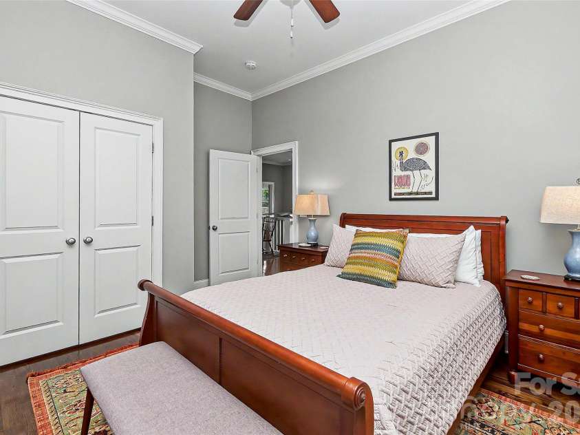 3205 Mcdowell Street, Charlotte, NC 28205.  MLS# CAR4391706, YatesRealty ID 29457. 