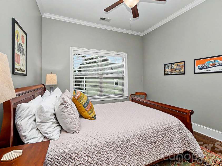 3205 Mcdowell Street, Charlotte, NC 28205.  MLS# CAR4391706, YatesRealty ID 29457. 
