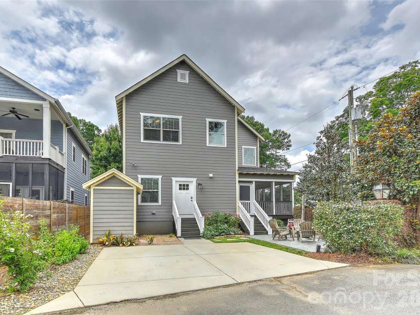 3205 Mcdowell Street, Charlotte, NC 28205.  MLS# CAR4391706, YatesRealty ID 29457. 