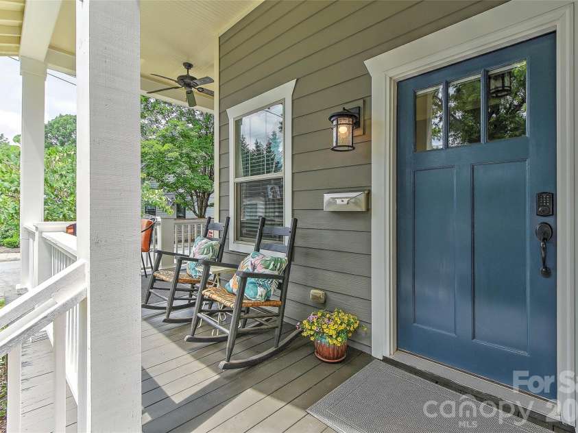 3205 Mcdowell Street, Charlotte, NC 28205.  MLS# CAR4391706, YatesRealty ID 29457. 