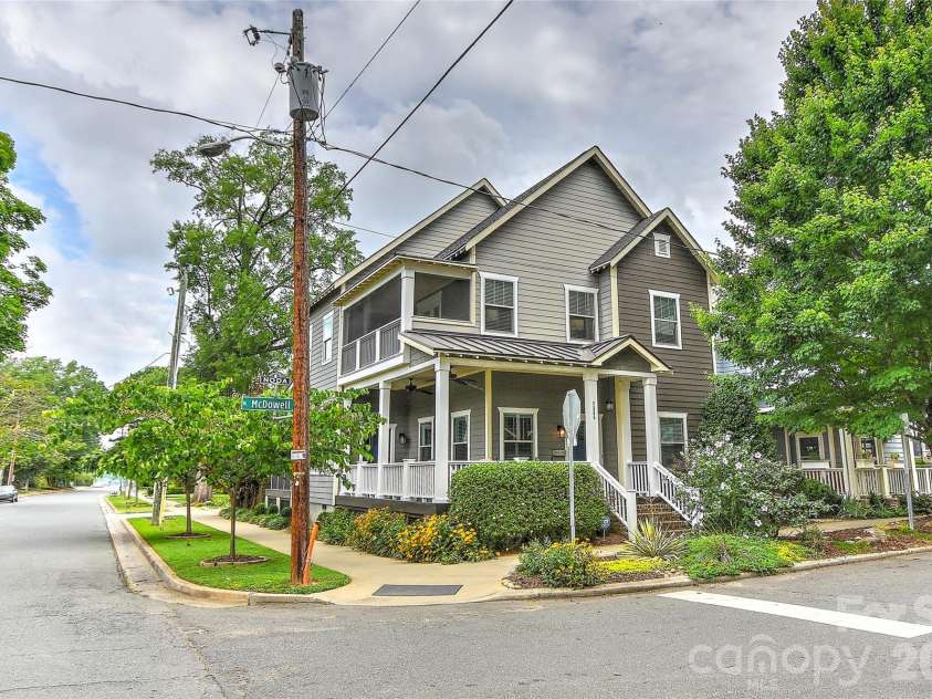 3205 Mcdowell Street, Charlotte, NC 28205.  MLS# CAR4391706, YatesRealty ID 29457. 