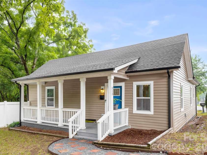 313 Gantt Street, Kings Mountain, NC 28086.  MLS# CAR4391949, YatesRealty ID 29458. 