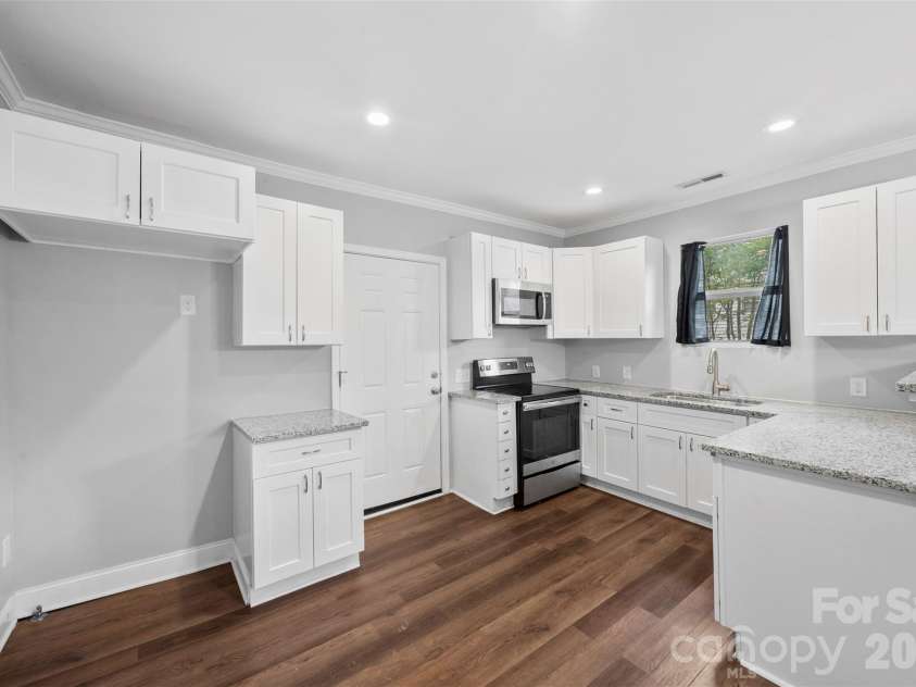 313 Gantt Street, Kings Mountain, NC 28086.  MLS# CAR4391949, YatesRealty ID 29458. 