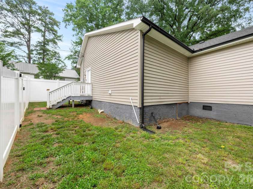 313 Gantt Street, Kings Mountain, NC 28086.  MLS# CAR4391949, YatesRealty ID 29458. 