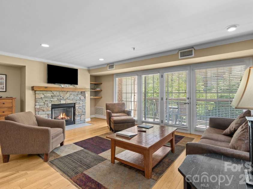 301 Bowling Park Road, Asheville, NC 28803.  MLS# CAR4391933, YatesRealty ID 29459. 