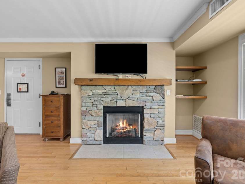 301 Bowling Park Road, Asheville, NC 28803.  MLS# CAR4391933, YatesRealty ID 29459. 