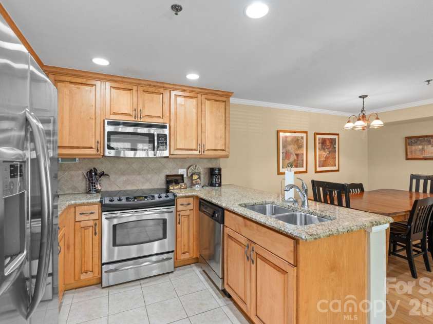 301 Bowling Park Road, Asheville, NC 28803.  MLS# CAR4391933, YatesRealty ID 29459. 