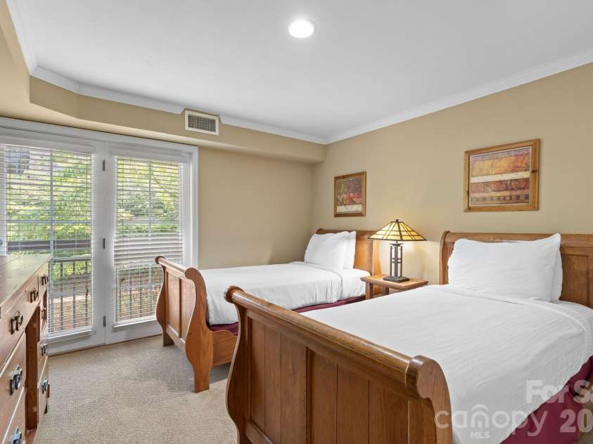 301 Bowling Park Road, Asheville, NC 28803.  MLS# CAR4391933, YatesRealty ID 29459. 