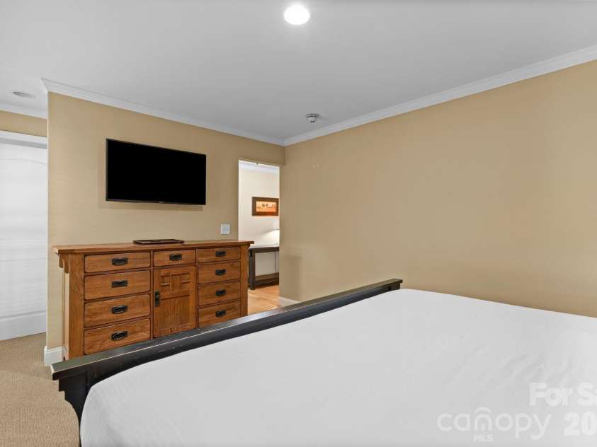 301 Bowling Park Road, Asheville, NC 28803.  MLS# CAR4391933, YatesRealty ID 29459. 