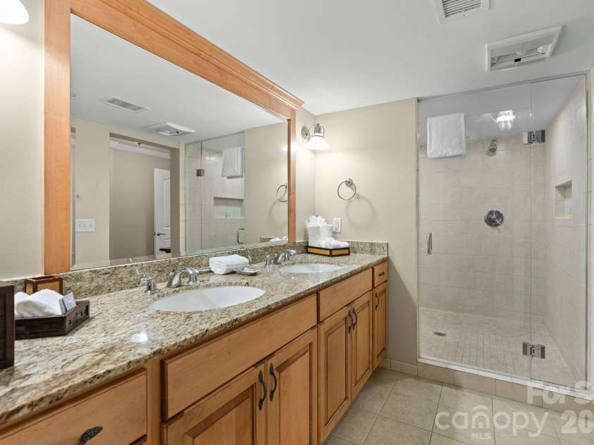 301 Bowling Park Road, Asheville, NC 28803.  MLS# CAR4391933, YatesRealty ID 29459. 