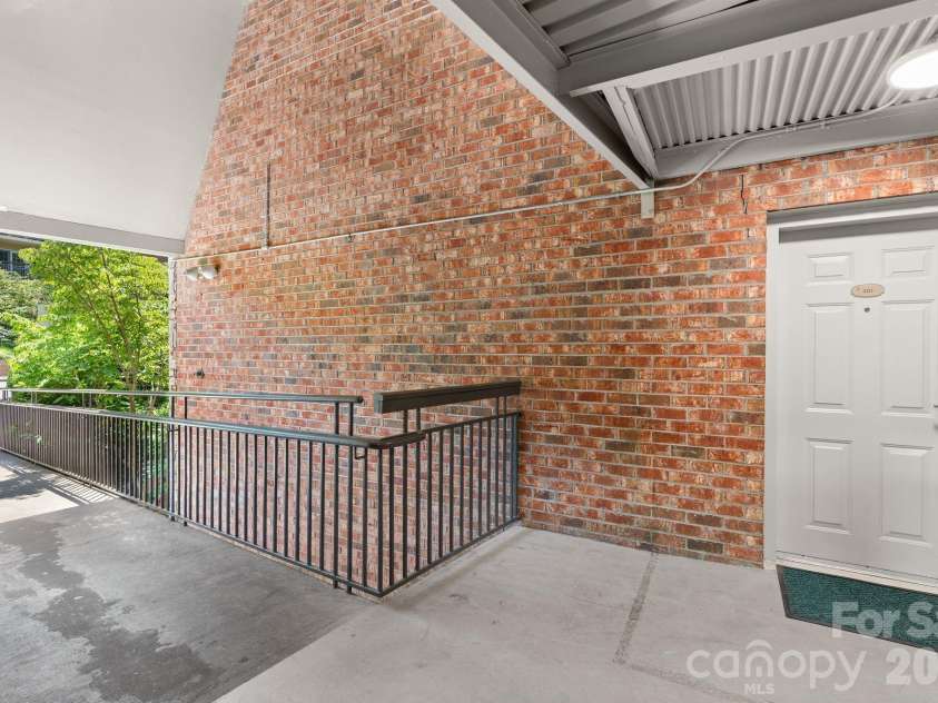 301 Bowling Park Road, Asheville, NC 28803.  MLS# CAR4391933, YatesRealty ID 29459. 