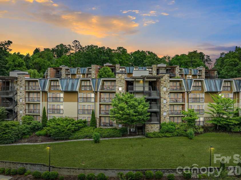 301 Bowling Park Road, Asheville, NC 28803.  MLS# CAR4391933, YatesRealty ID 29459. 