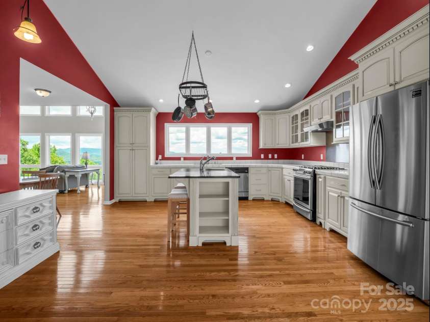 995 Towery Trace, Ellenboro, NC 28040.  MLS# CAR4287320, YatesRealty ID 29459. Spacious kitchen