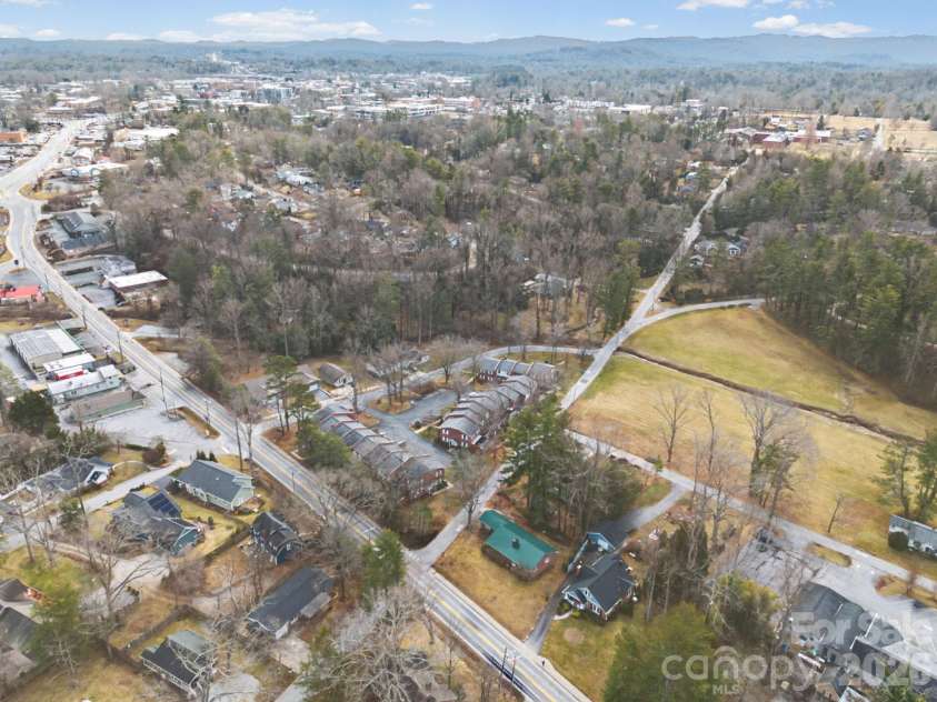1409 Kensington Road, Hendersonville, NC 28791.  MLS# CAR4345772, YatesRealty ID 2946. Kensington Court is located right outside of Downtown Hendersonville's Main Street district
