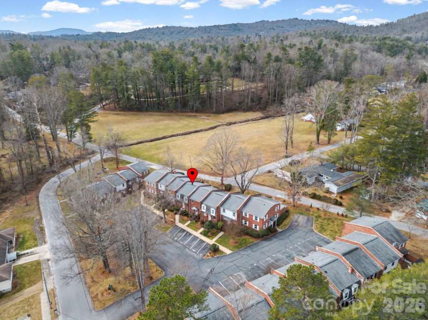 1409 Kensington Road, Hendersonville, NC 28791.  MLS# CAR4345772, YatesRealty ID 2946. Unit 1409 B4's location in Kensington Court community