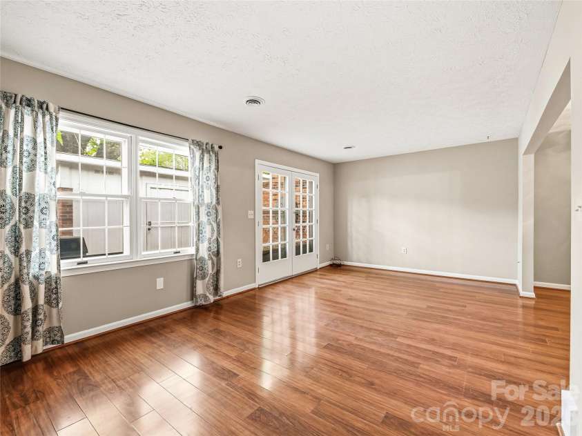 1409 Kensington Road, Hendersonville, NC 28791.  MLS# CAR4377939, YatesRealty ID 2946. 