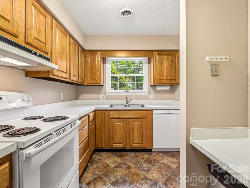 1409 Kensington Road, Hendersonville, NC 28791.  MLS# CAR4377939, YatesRealty ID 2946. 