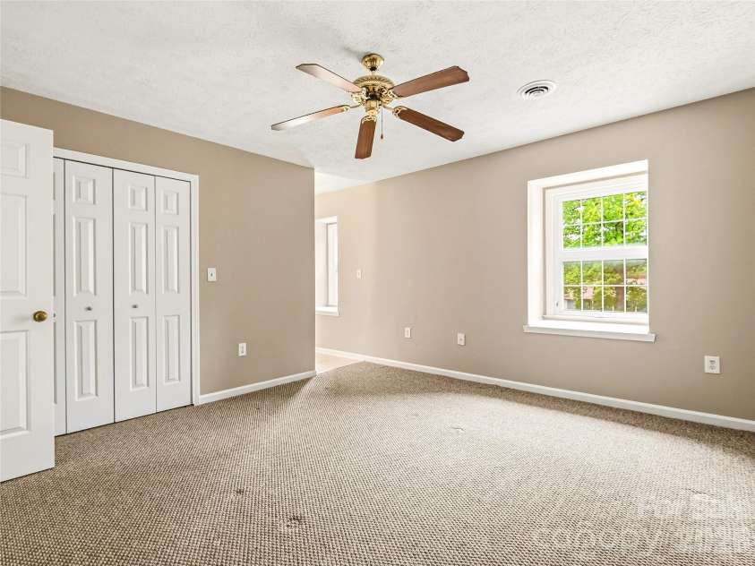 1409 Kensington Road, Hendersonville, NC 28791.  MLS# CAR4377939, YatesRealty ID 2946. 