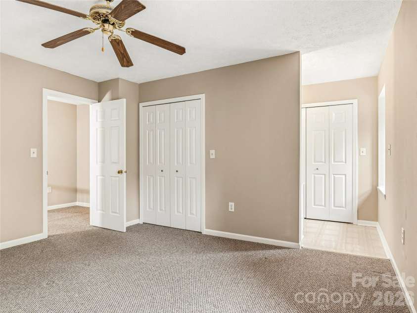 1409 Kensington Road, Hendersonville, NC 28791.  MLS# CAR4377939, YatesRealty ID 2946. 