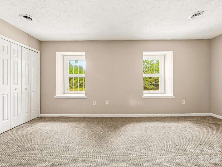 1409 Kensington Road, Hendersonville, NC 28791.  MLS# CAR4377939, YatesRealty ID 2946. 