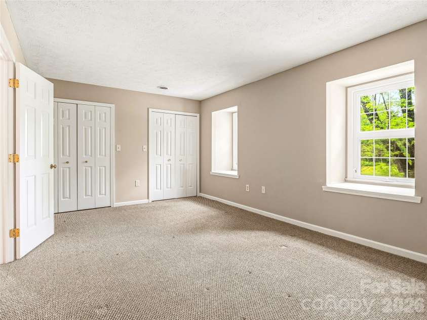 1409 Kensington Road, Hendersonville, NC 28791.  MLS# CAR4377939, YatesRealty ID 2946. 