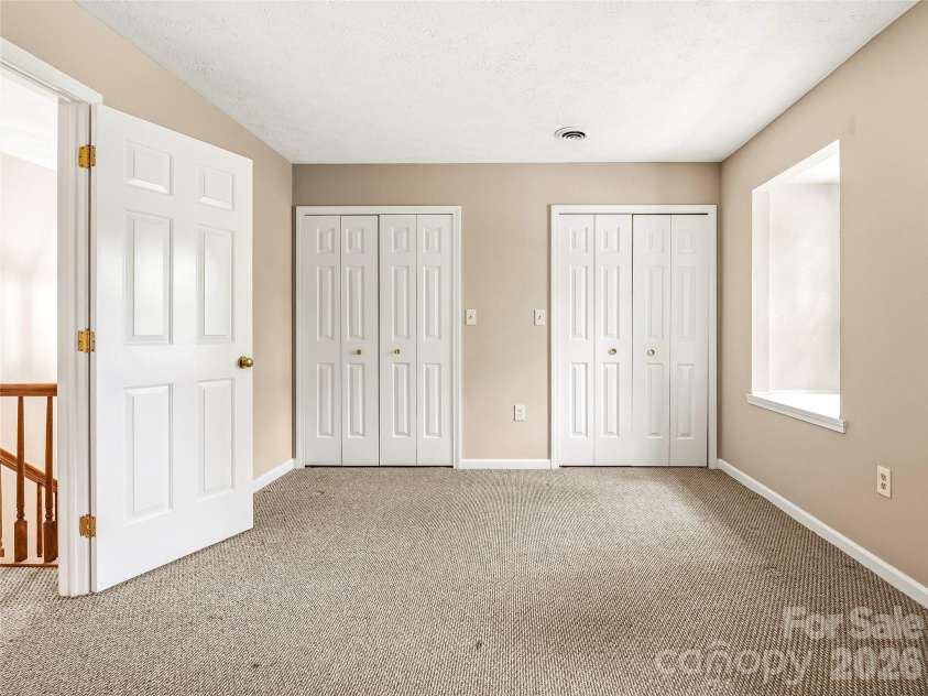 1409 Kensington Road, Hendersonville, NC 28791.  MLS# CAR4377939, YatesRealty ID 2946. 