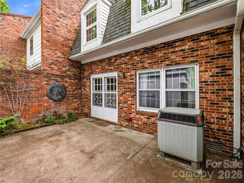 1409 Kensington Road, Hendersonville, NC 28791.  MLS# CAR4377939, YatesRealty ID 2946. 