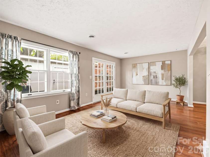 1409 Kensington Road, Hendersonville, NC 28791.  MLS# CAR4377939, YatesRealty ID 2946. Virtually Staged