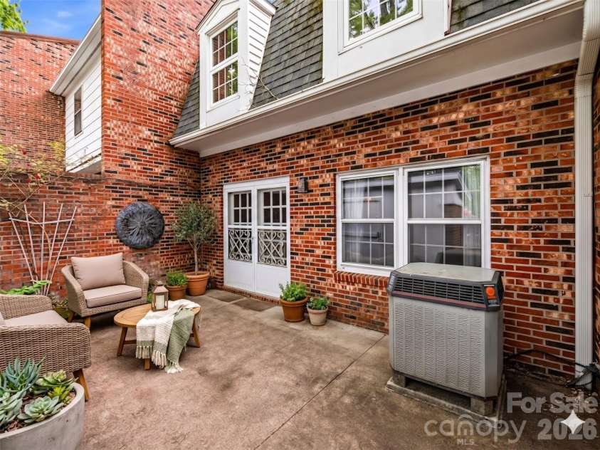 1409 Kensington Road, Hendersonville, NC 28791.  MLS# CAR4377939, YatesRealty ID 2946. Virtually Staged