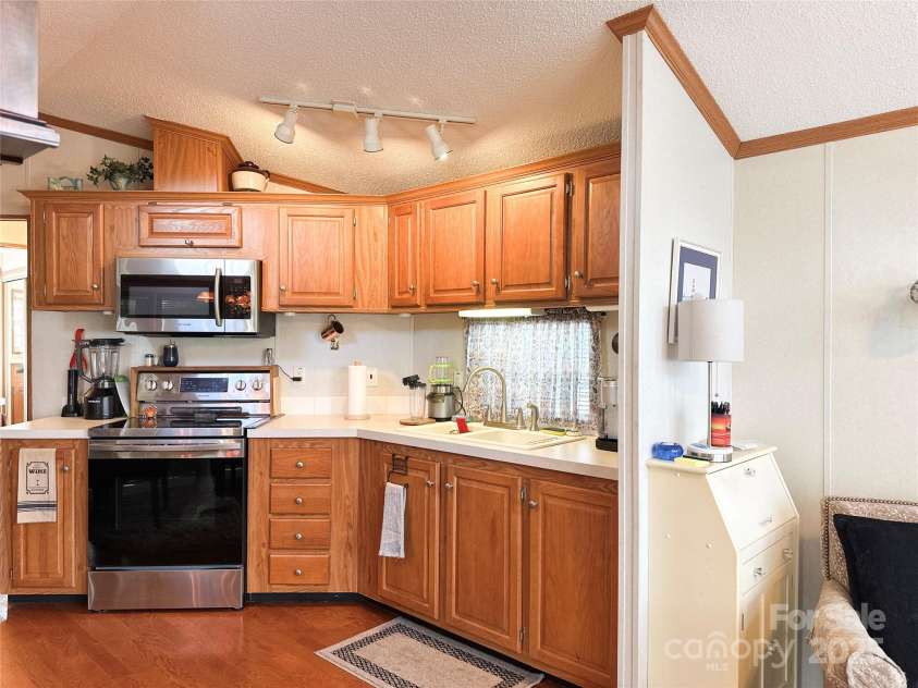 379 Winngray Lane, Waynesville, NC 28785.  MLS# CAR4227268, YatesRealty ID 2946. 
