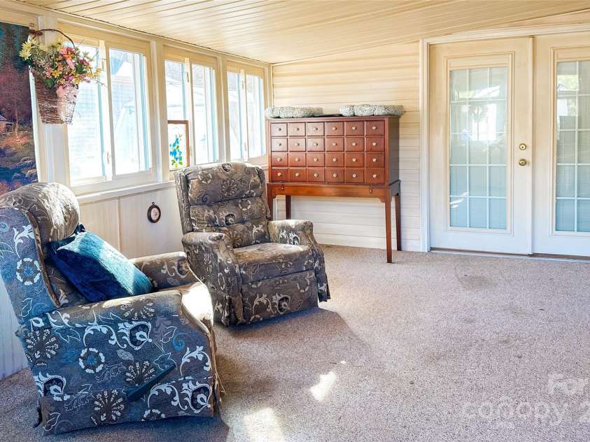 379 Winngray Lane, Waynesville, NC 28785.  MLS# CAR4227268, YatesRealty ID 2946. 
