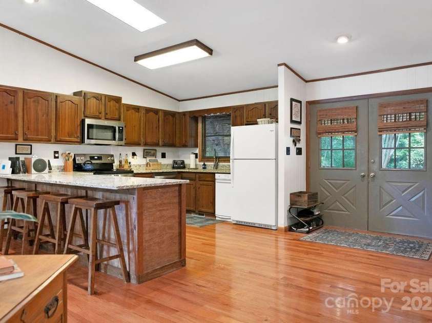 58 Warwaseeta Court, Brevard, NC 28712.  MLS# CAR4287323, YatesRealty ID 29462. 