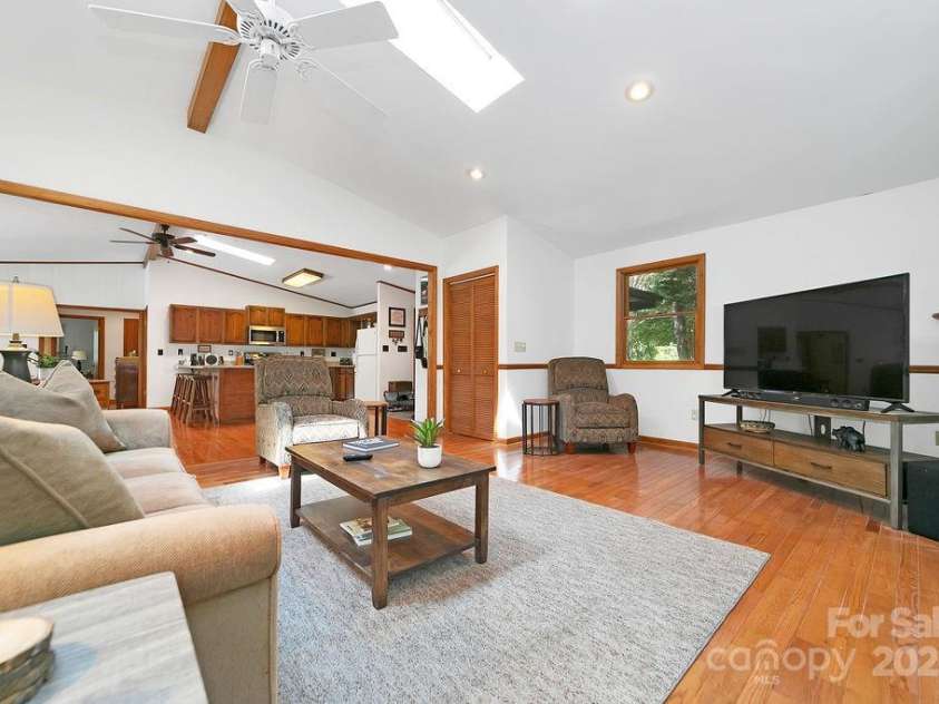 58 Warwaseeta Court, Brevard, NC 28712.  MLS# CAR4287323, YatesRealty ID 29462. 