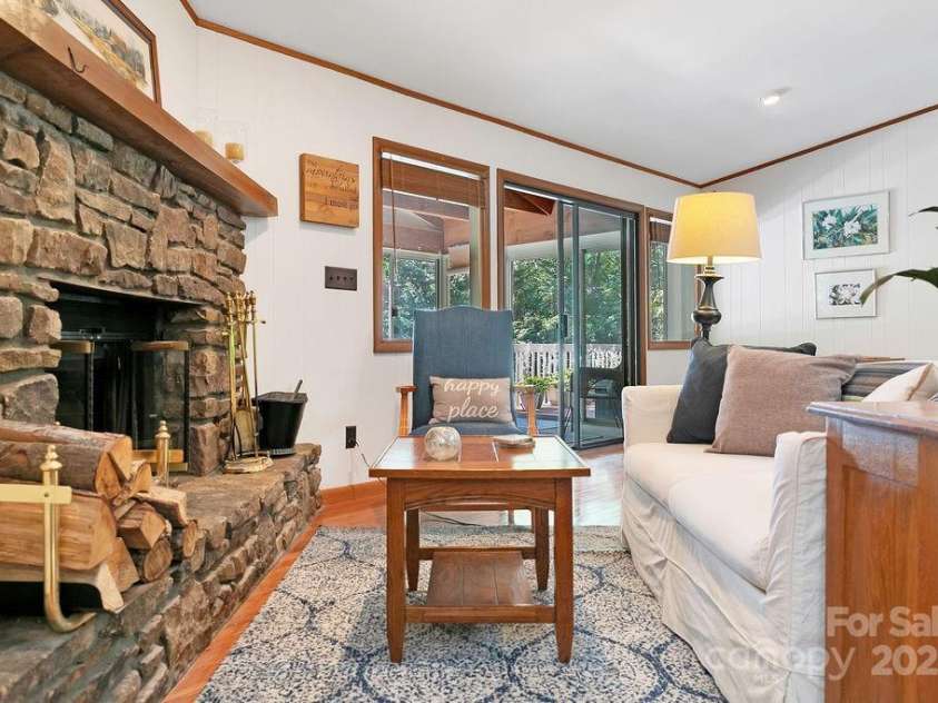 58 Warwaseeta Court, Brevard, NC 28712.  MLS# CAR4287323, YatesRealty ID 29462. 