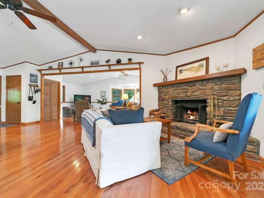 58 Warwaseeta Court, Brevard, NC 28712.  MLS# CAR4287323, YatesRealty ID 29462. 