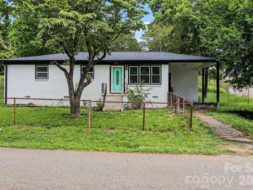 518 Baker Street, Kings Mountain, NC 28086.  MLS# CAR4390475, YatesRealty ID 29463. 