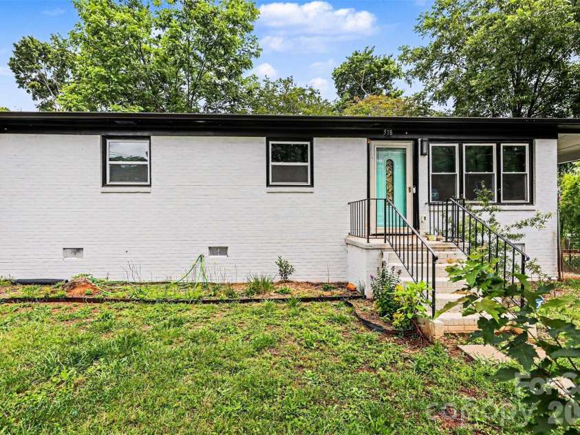 518 Baker Street, Kings Mountain, NC 28086.  MLS# CAR4390475, YatesRealty ID 29463. 