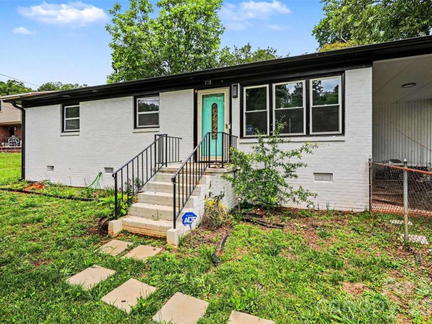 518 Baker Street, Kings Mountain, NC 28086.  MLS# CAR4390475, YatesRealty ID 29463. 